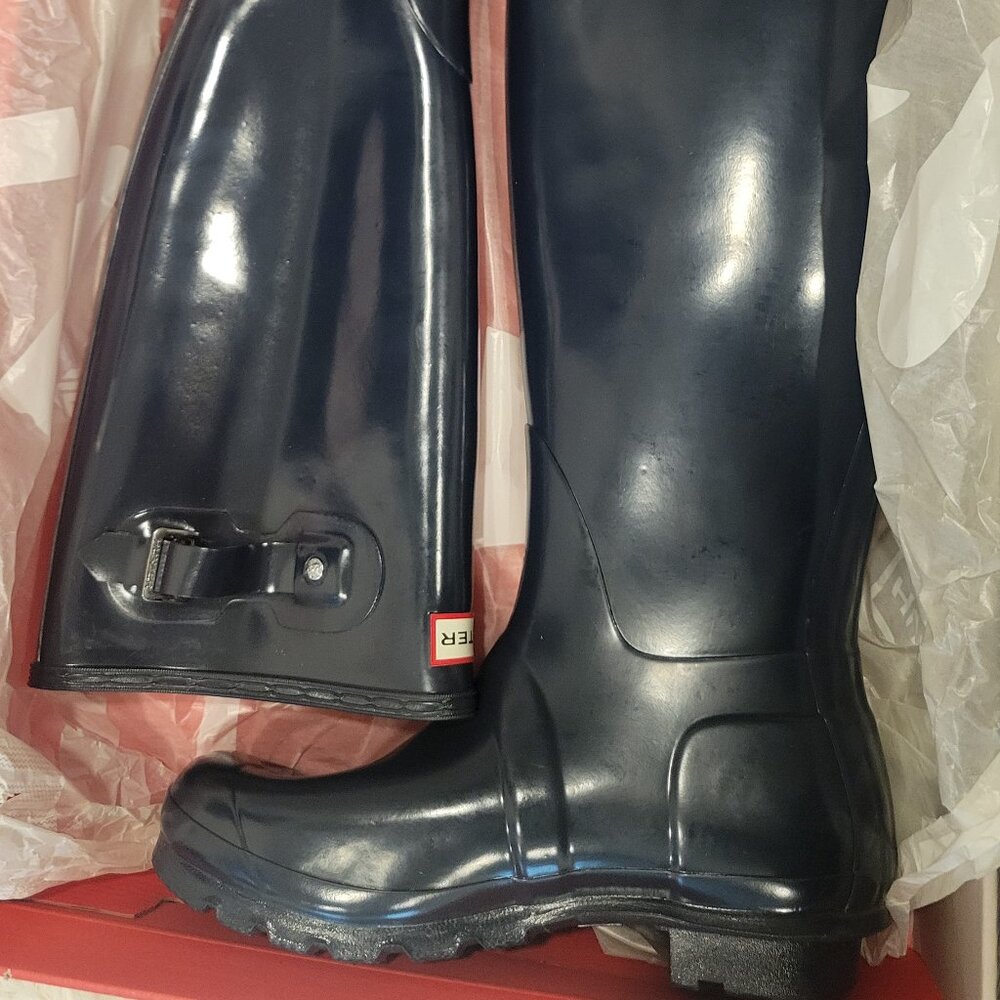 Hunter Women's Tall Navy Gloss Rain Boots - Size 8